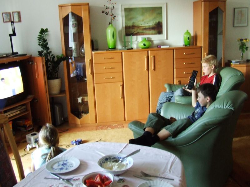 im Wohnzimmer mit Ron